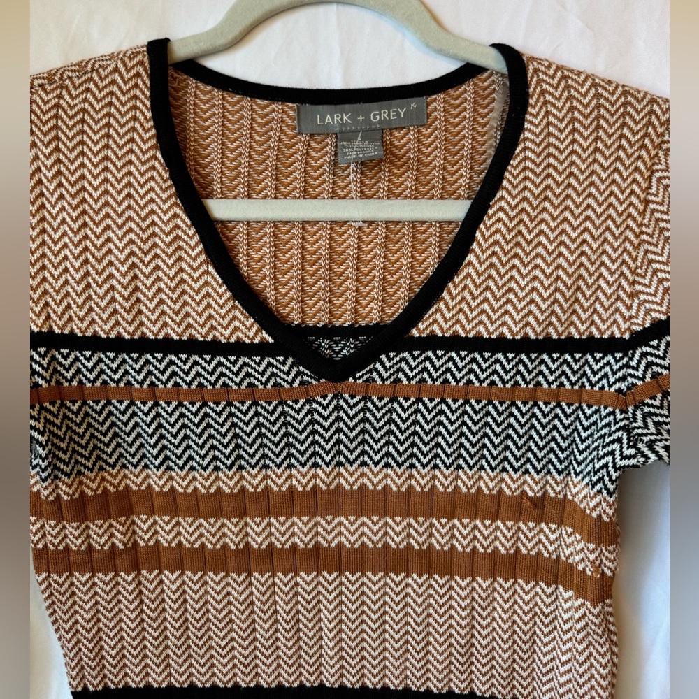 Lark + Grey Knit Bodycon Dress Striped V-Neck Chic Size S - Picture 3 of 7